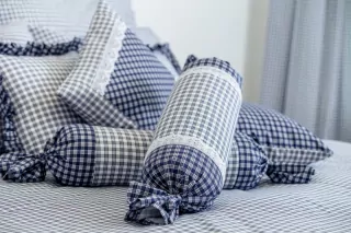 Krepový povlak váleček MODRÁ KOSTIČKA negativ/pozitiv - 1x 50 x 15