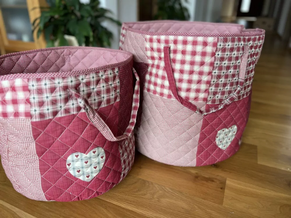 Úložný koš DELUXE prošívaný PATCHWORK červený - průměr 50cm