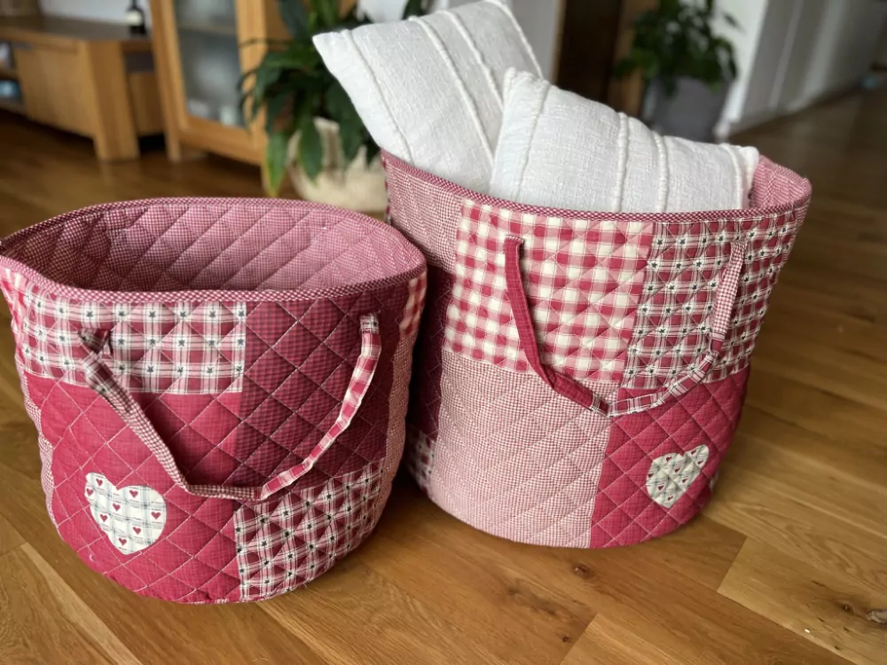Úložný koš DELUXE prošívaný PATCHWORK červený - průměr 50cm