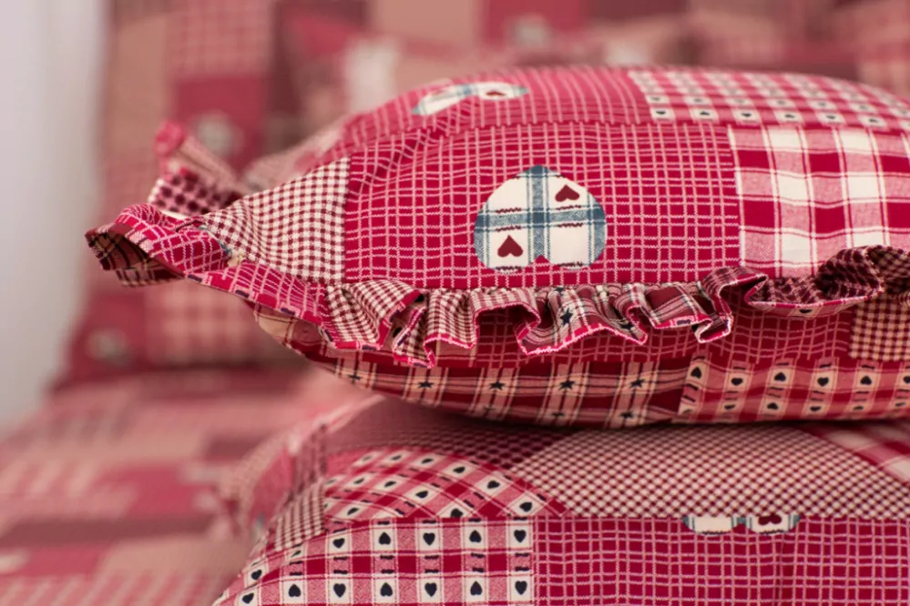 Bavlněný povlak prošitý PATCHWORK červený - 40/40