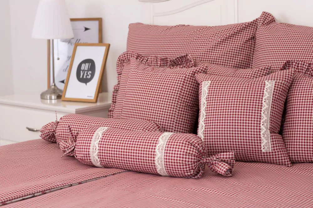 Bavlněný povlak váleček s krajkou PEPITO bordó - 50/15