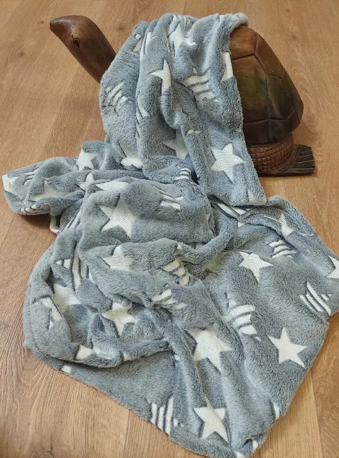 Dětská deka mikroplyš svítící ve tmě 100 x 150 cm - HVĚZDIČKY šedé 