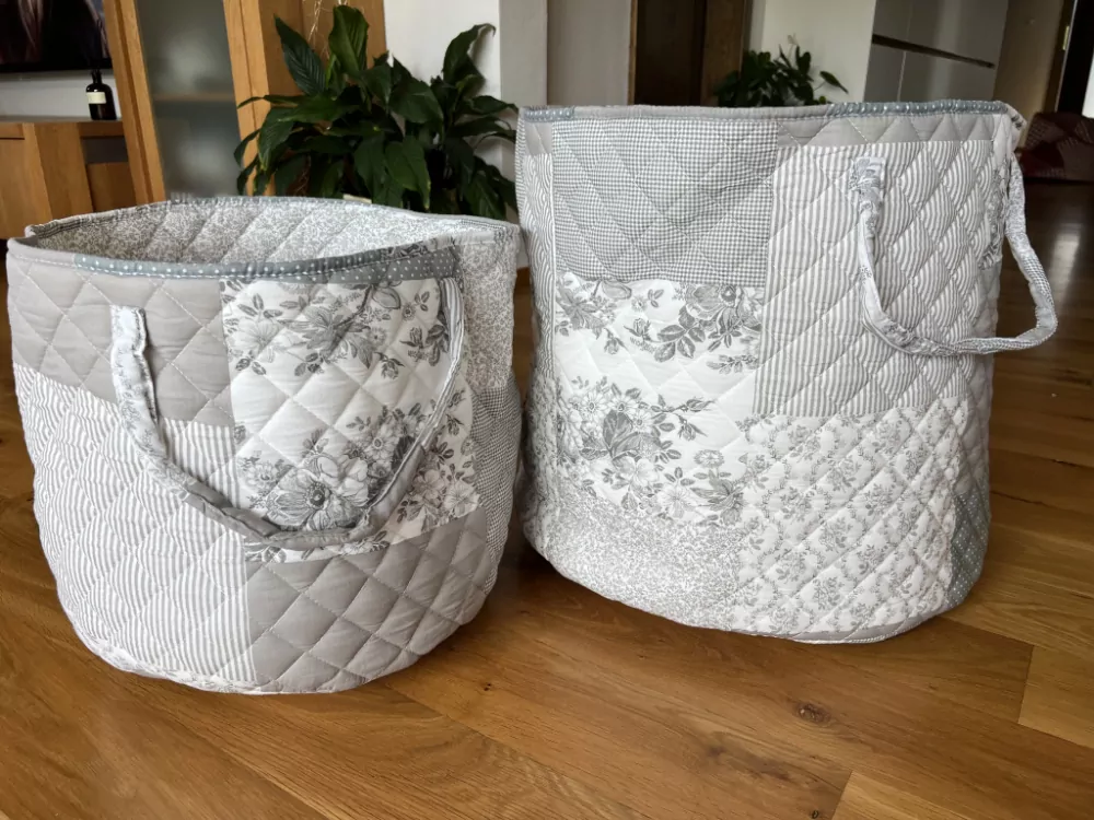Úložný koš DELUXE prošívaný PATCHWORK TAUPE - průměr 38cm