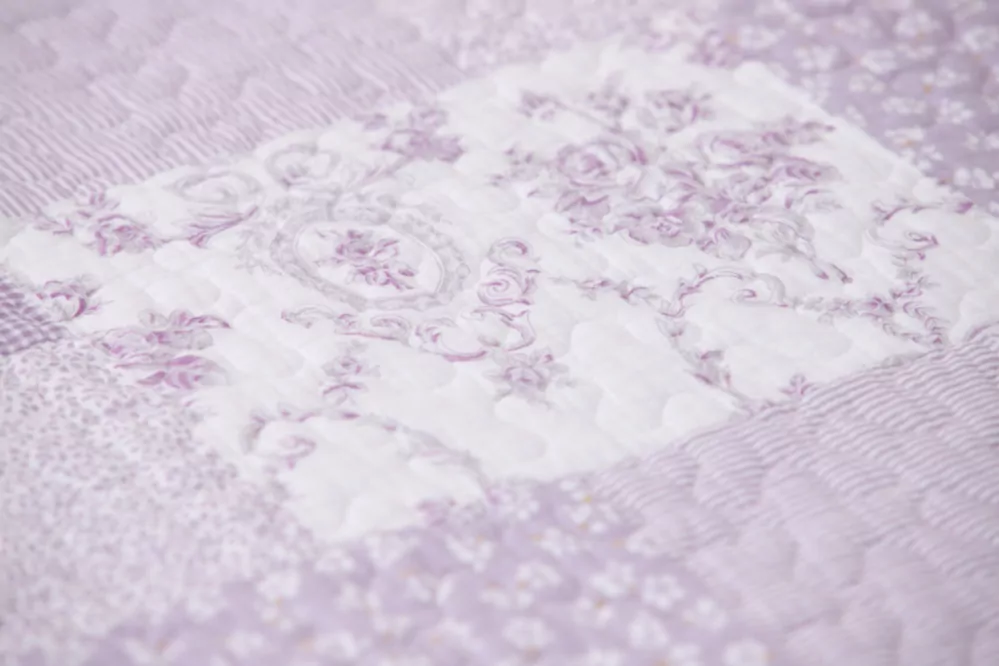 Oboustranný prošívaný přehoz DELUXE Patchwork lila - 140/200 cm