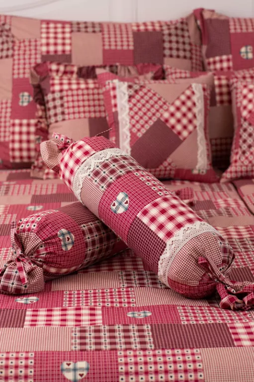 Bavlněný povlak váleček s krajkou PATCHWORK červený - 50/15