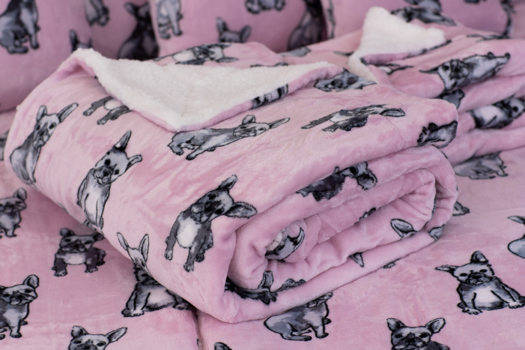 Deka mikroflanel s BERÁNKEM PEJSCI - 150 x 200 cm