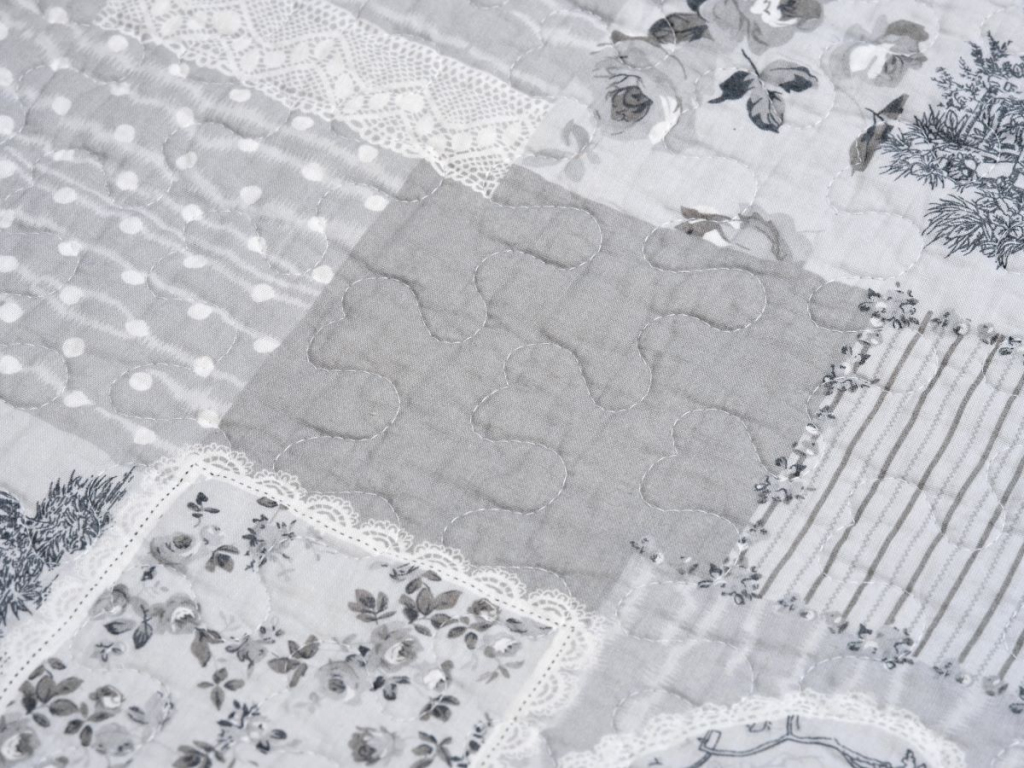 Oboustranný prošívaný povlak DELUXE šedý ROMANTIC - 40/40 cm