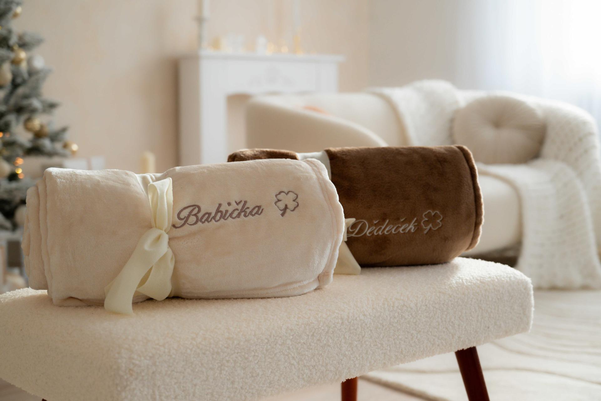 Deka mikroflanel jednobarevná s výšivkou BABIČKA 150x200 cm