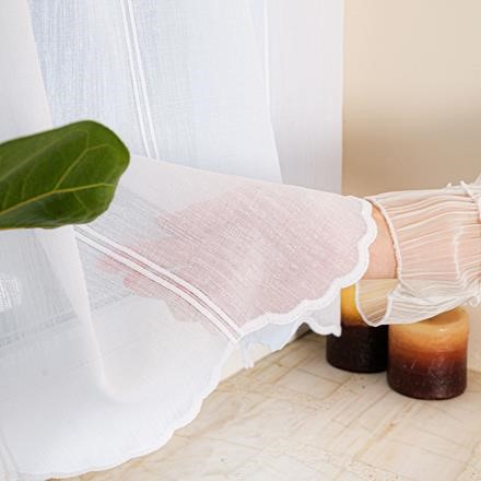 Vitrážová záclona metráž Liora, výška 67 cm