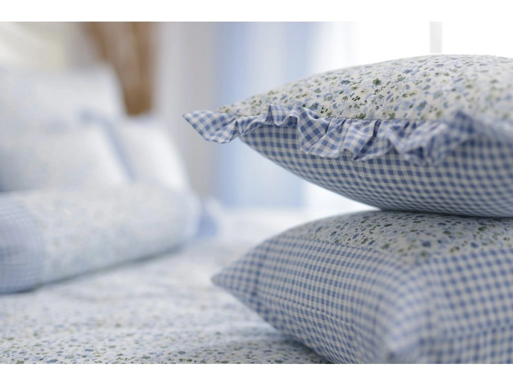 Bavlněný povlak s kanýrem INÉS s modrou pepito kostičkou - 40x40 cm