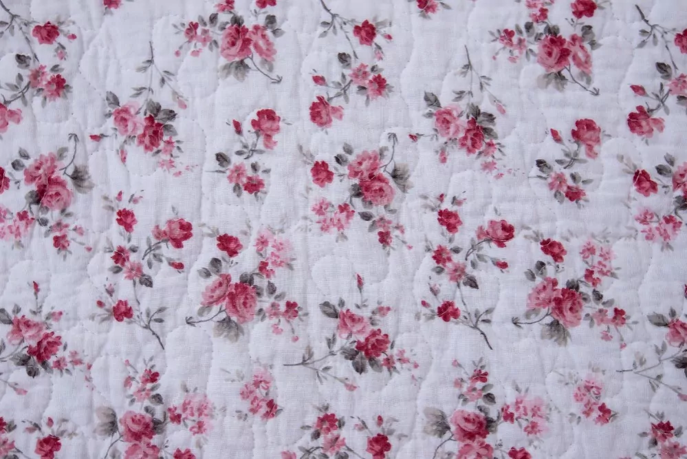 Oboustranný prošívaný povlak DELUXE TANGO RED - 70/50 cm