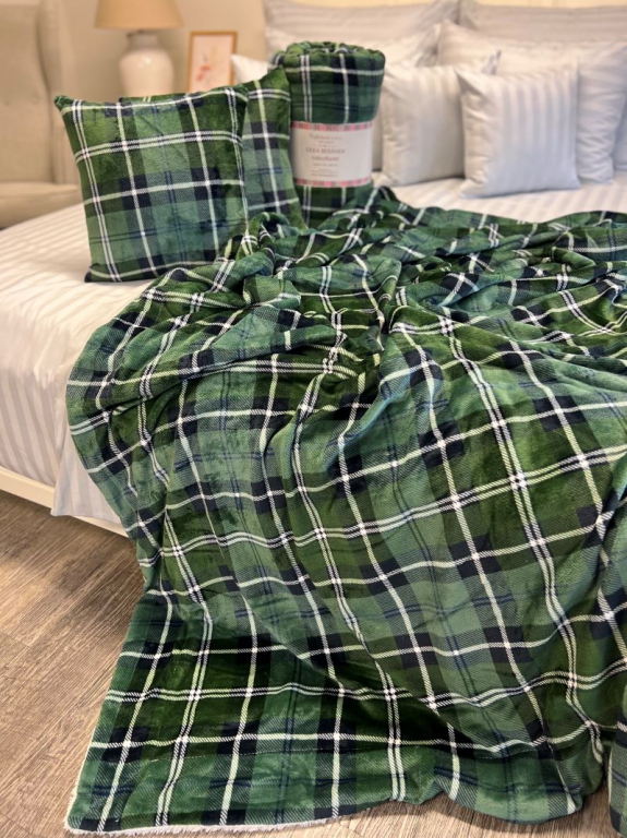 Deka mikroflanel s beránkem KOSTKA ZELENÁ - 150x200 cm + povlak 40x40 cm ZDARMA