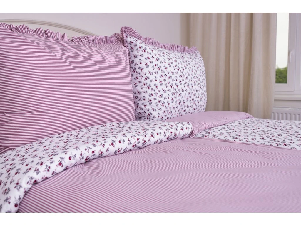 Bavlněné povlečení BORDÓ KYTIČKA / RŮŽOVÝ PROUŽEK S KANÝREM 140×200 + 70×90 cm