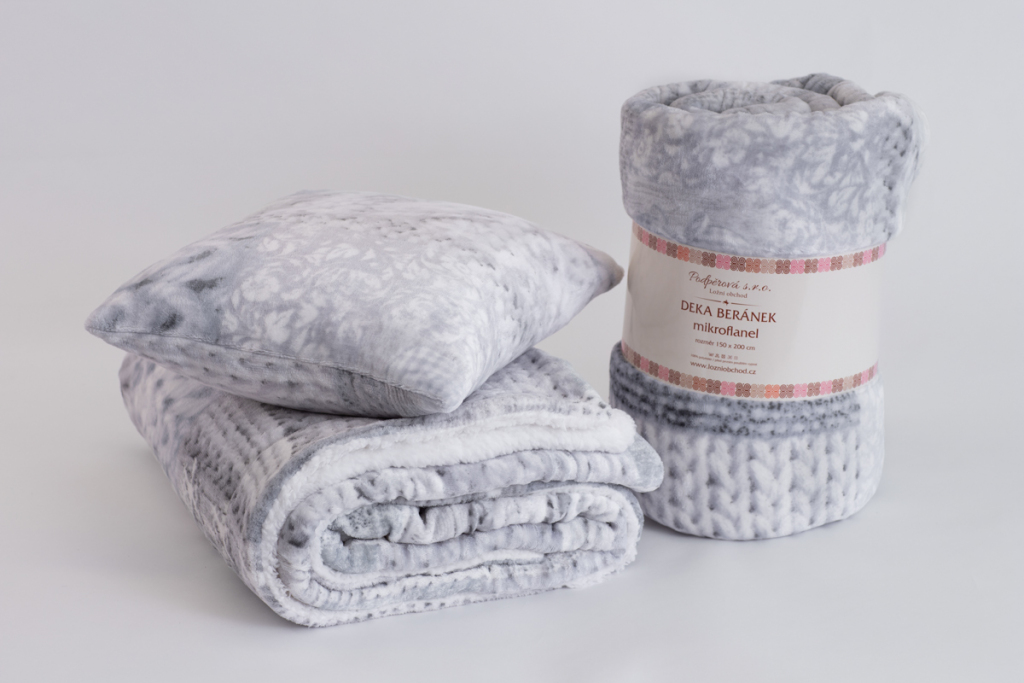 Deka mikroflanel s BERÁNKEM MODROŠEDÝ COPÁNKOVÝ VZOR - 150 x 200 cm