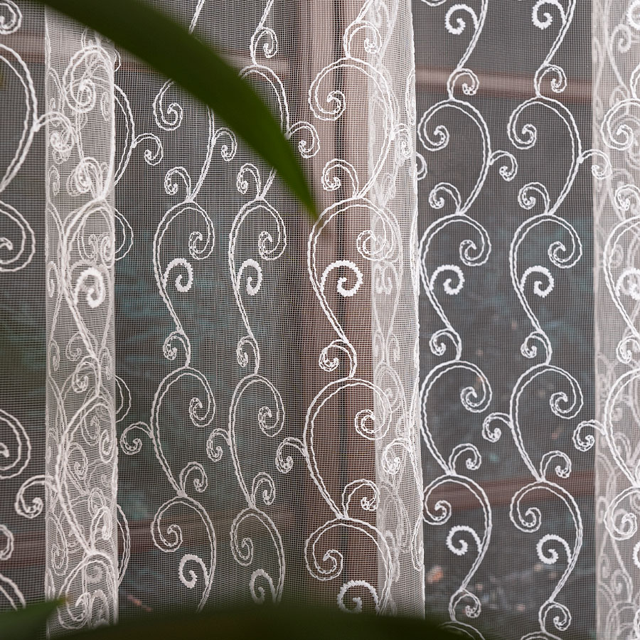 Kusová tylová záclona AMIRA