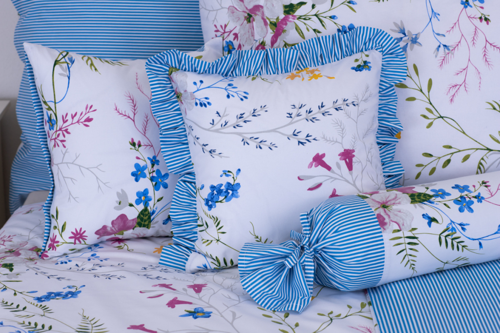 Krepové povlečení LOUKA/PROUŽEK modrý - 240/220 + 2ks 70/90