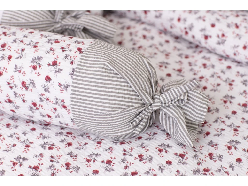 Krepový povlak KYTIČKA BORDÓ / šedý proužek
