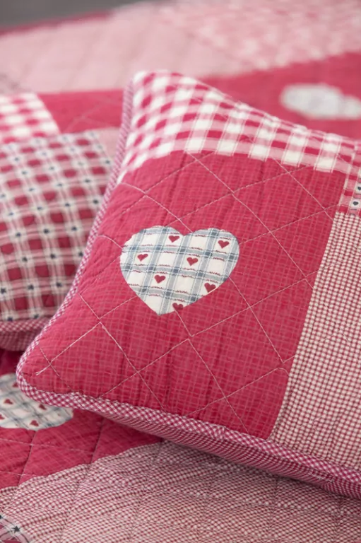 Oboustranný povlak prošívaný DELUXE Patchwork červený - 40/40 cm