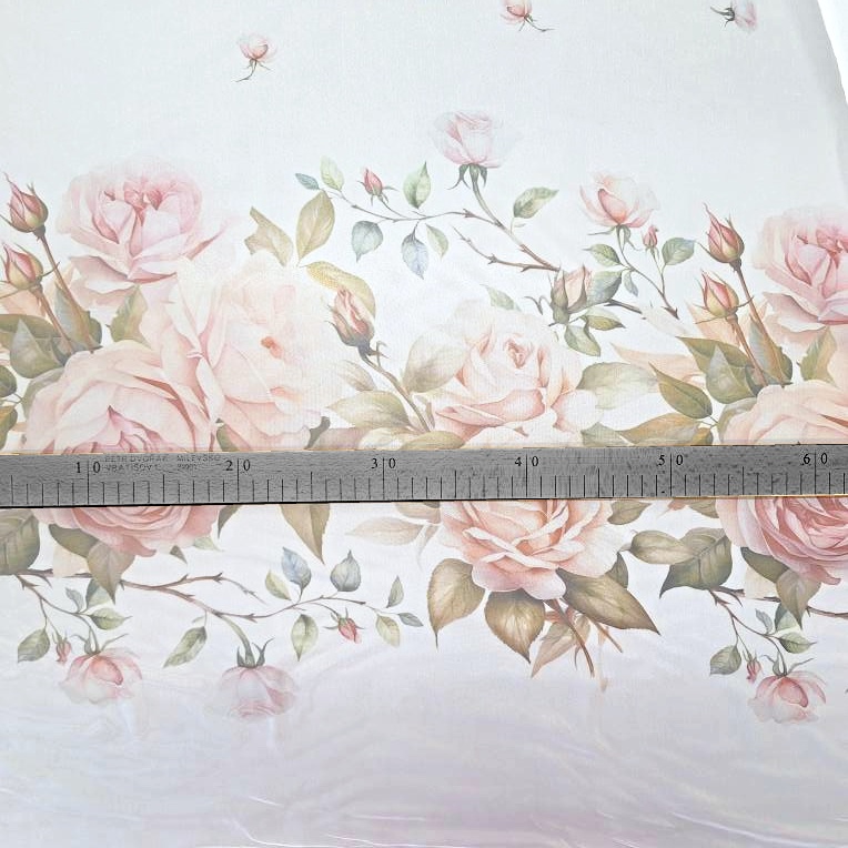 Kusová voálová záclona Růže 