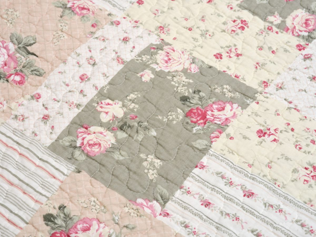 Oboustranný prošívaný přehoz DELUXE PATCHWORK olivový - 140/200 cm