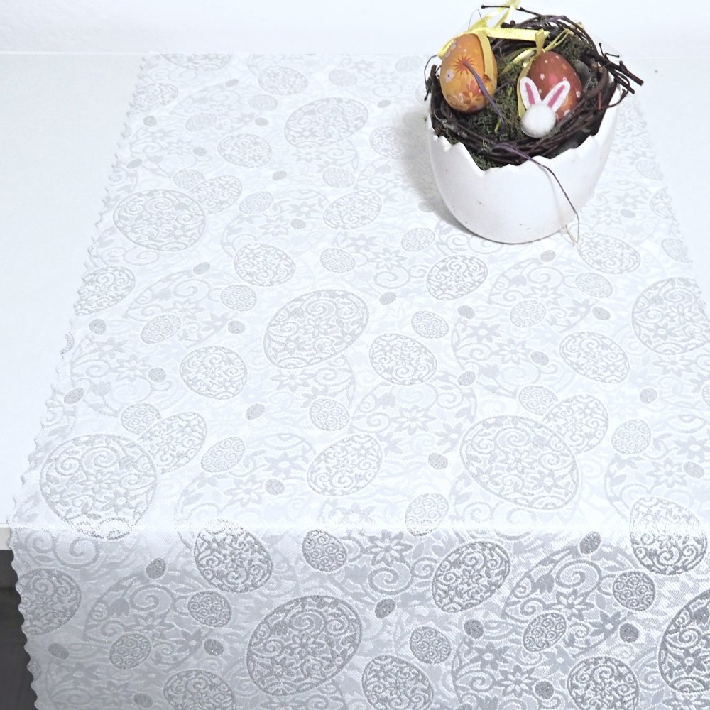 Velikonoční běhoun v metráži Stříbrná vejce