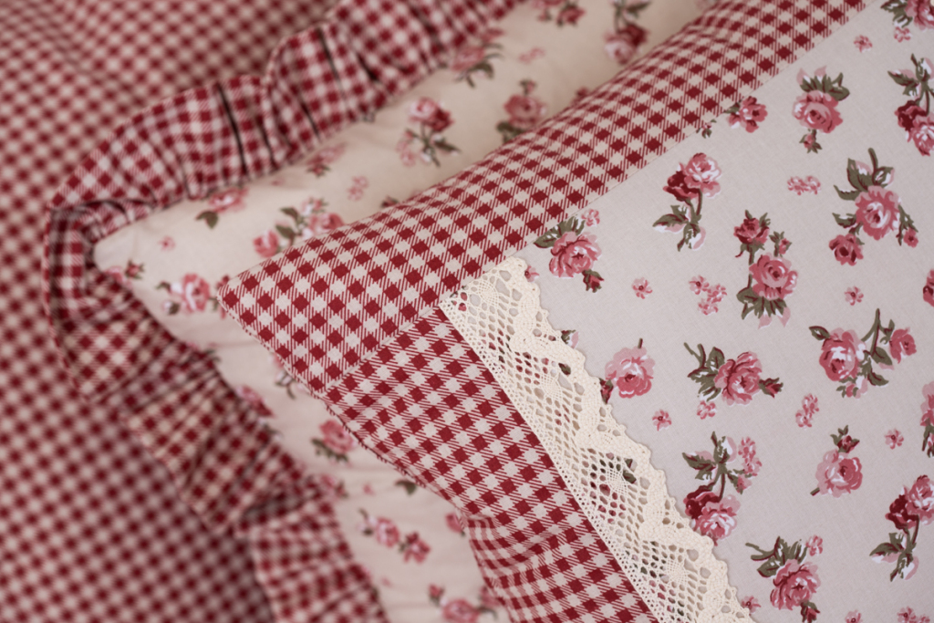 Krepový povlak MANON / bordó PEPITO