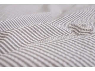 Metráž krep - šedý drobný proužek