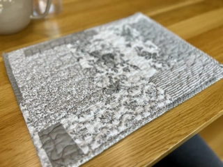 Prostírání DELUXE prošívané PATCHWORK TAUPE - 30 x 40cm