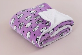 Deka mikroflanel s BERÁNKEM FIALOVÉ KOČIČKY - 150 x 200 cm