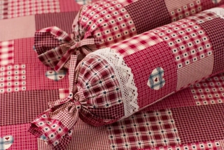 Bavlněný povlak váleček PATCHWORK červený - 50/15